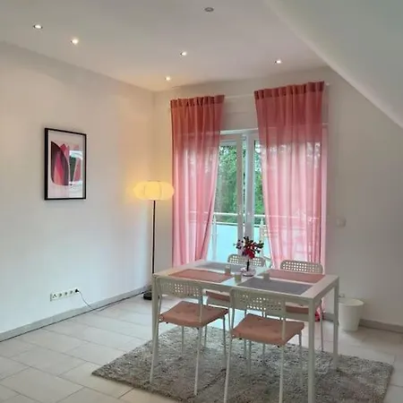 Peaceful Shared Apartment, Apartment *